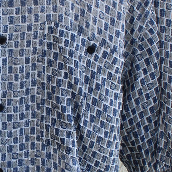 Men's Button Down Silk Shirt - Picture 3 of 4